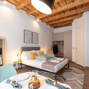 https://beplace-duomo-suites.italymilanhotels.net